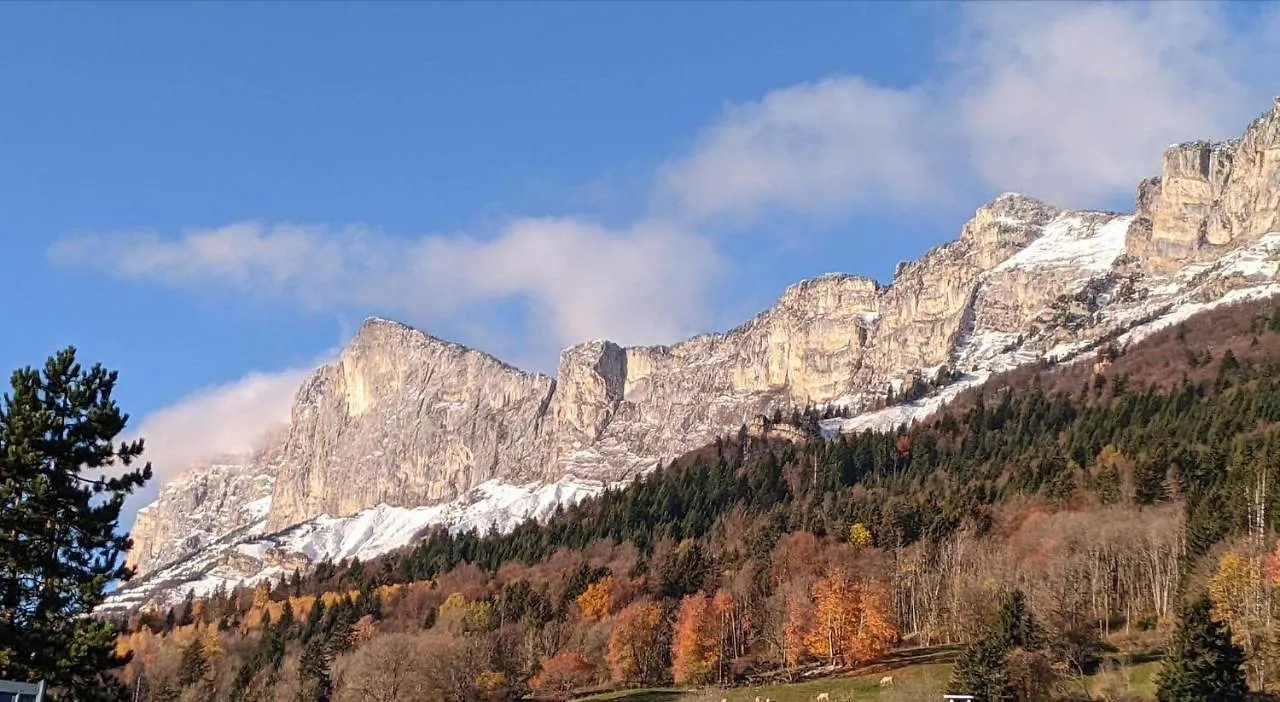 Appartement De Plain-Pied En Montagne Avec Vue Merveilleuse Sur Le Massif De Belledonne Saint Bernard du Touvet Holiday home