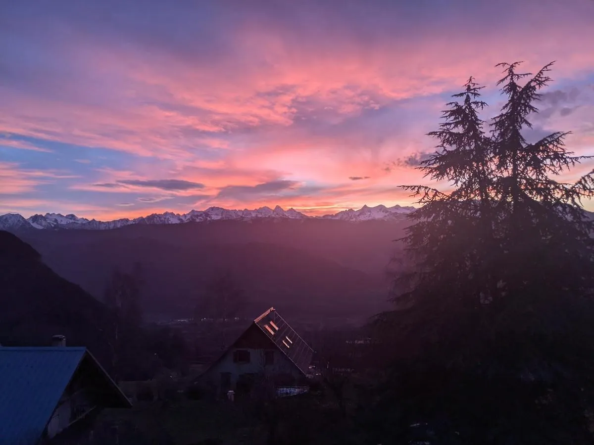 Appartement De Plain-Pied En Montagne Avec Vue Merveilleuse Sur Le Massif De Belledonne Saint Bernard du Touvet 0*,