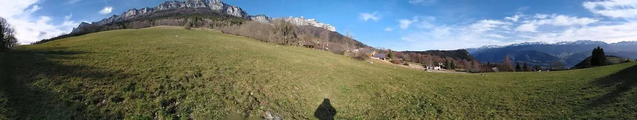 Appartement De Plain-Pied En Montagne Avec Vue Merveilleuse Sur Le Massif De Belledonne Saint Bernard du Touvet 0*,