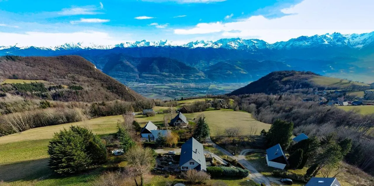 Appartement De Plain-Pied En Montagne Avec Vue Merveilleuse Sur Le Massif De Belledonne Saint Bernard du Touvet